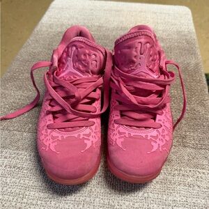 Youth Jordan Zion 3 Pink lotus Sneakers in Rare Vibrant Pink